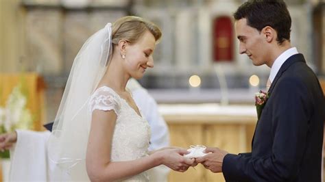 when should you get married after dating
